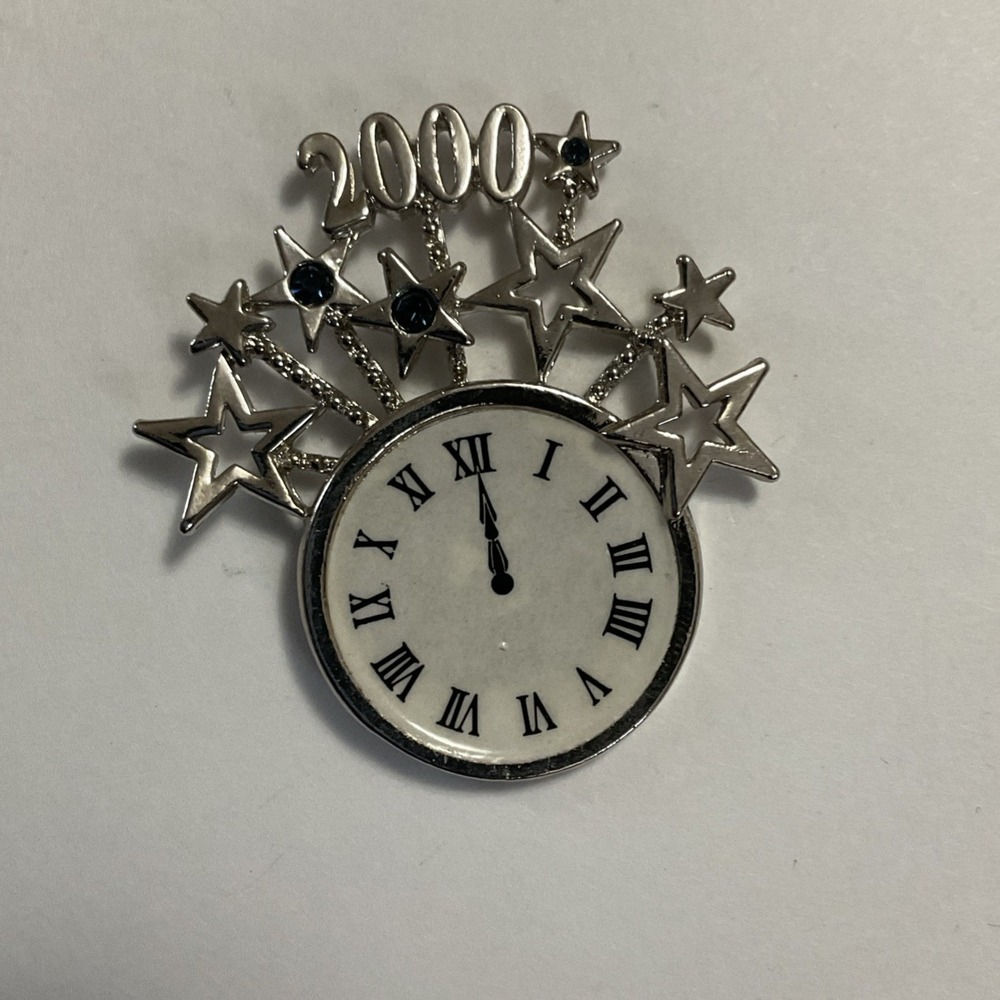Y2K 2000 New Years Pin Brooch Millennium Countdown Clock Silver Tone Stars